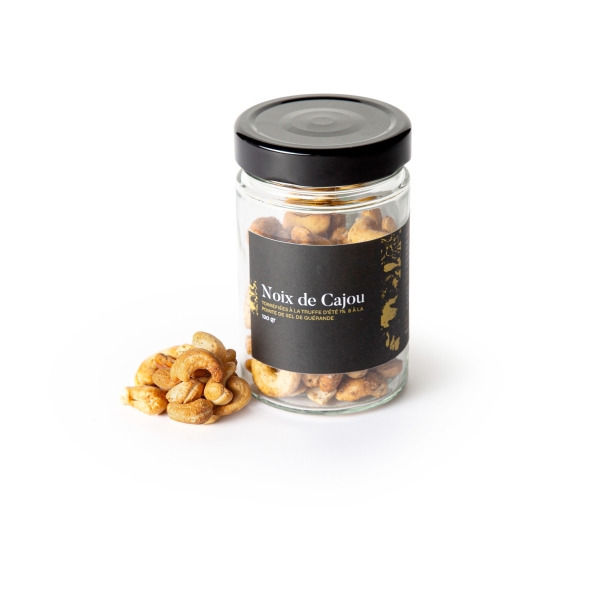 Roasted cashews with summer truffle and a touch of Guérande salt