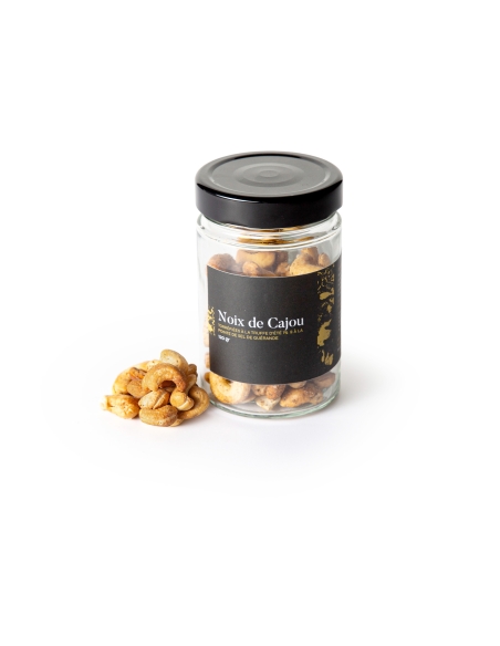 Roasted cashews with summer truffle and a touch of Guérande salt